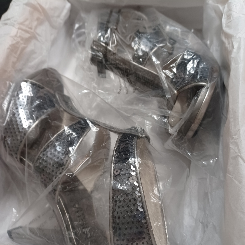 Michael Kors Berkley T-Strap in Gunmetal Sequins. Size 5M Like New Condi… - Picture 15 of 16